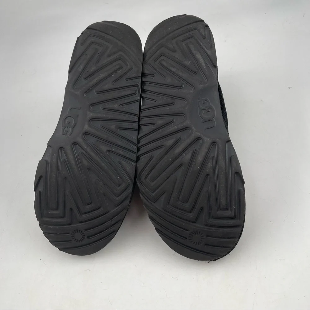 Ugg Unisex Kids Neumel II- SZ 6 -Black Suede‎ Lace-Up Sherpa Lined Chukka Boot